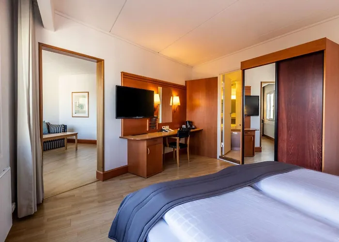 Scandic Vest Hotel 4*